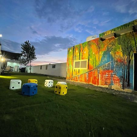 Shimmer Farms Faridabad Exterior photo